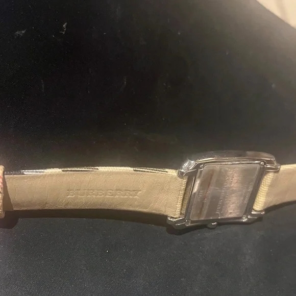Burberry Beige and Black Checkered Women's Watch - Picture 8 of 15